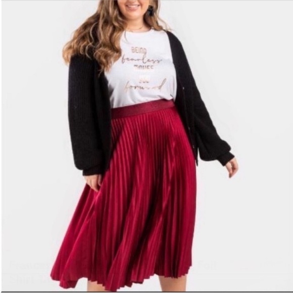 Francesca's White and Gold Foil Graphic Shirt Size 1X. - Picture 9 of 9